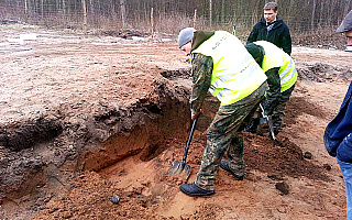 Podczas ekshumacji odnaleziono szczątki 27 osób